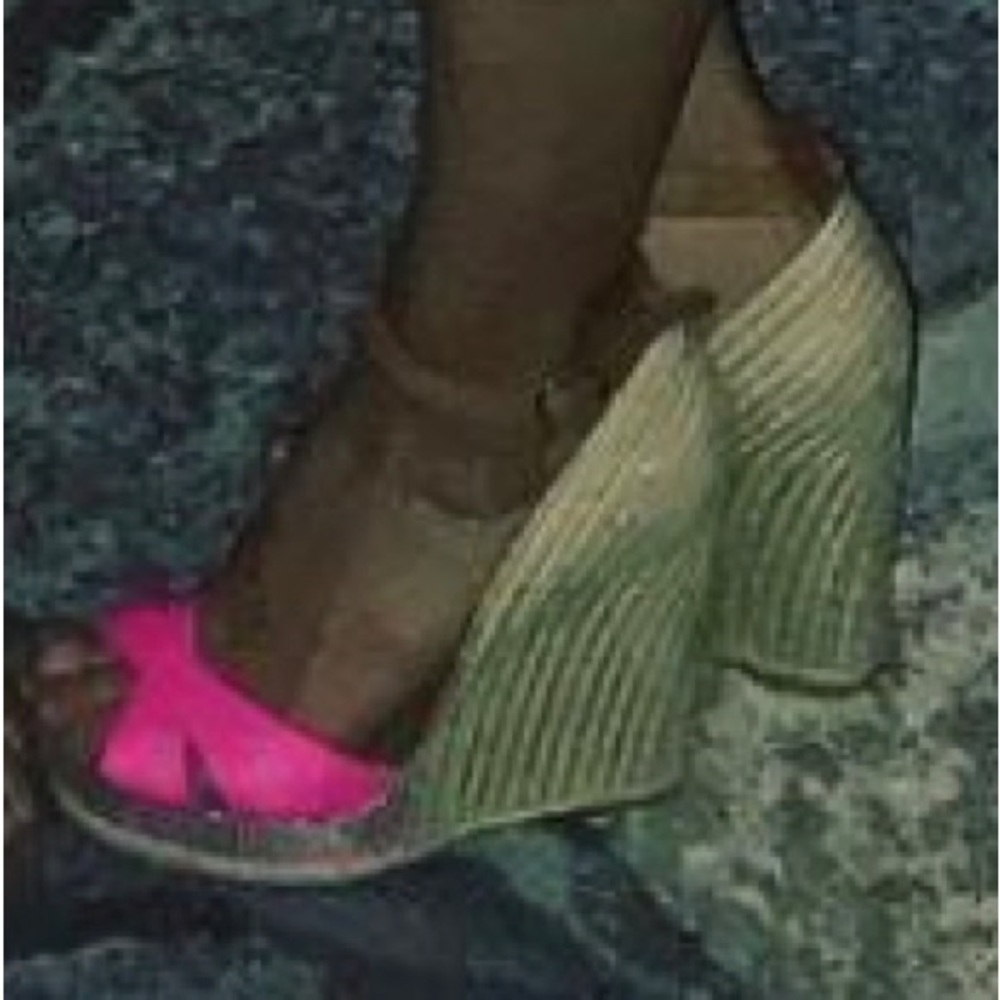 Casteller wedges in hot pink leather
